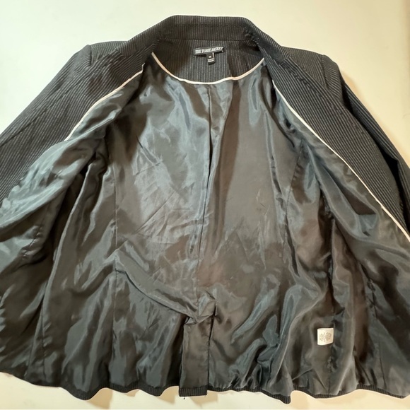 The Torrie Jacket Black Pin Stripe Blazer Single Button Size 16 - Picture 6 of 12